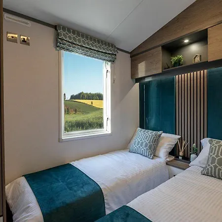 Jackson - Primrose * Malton