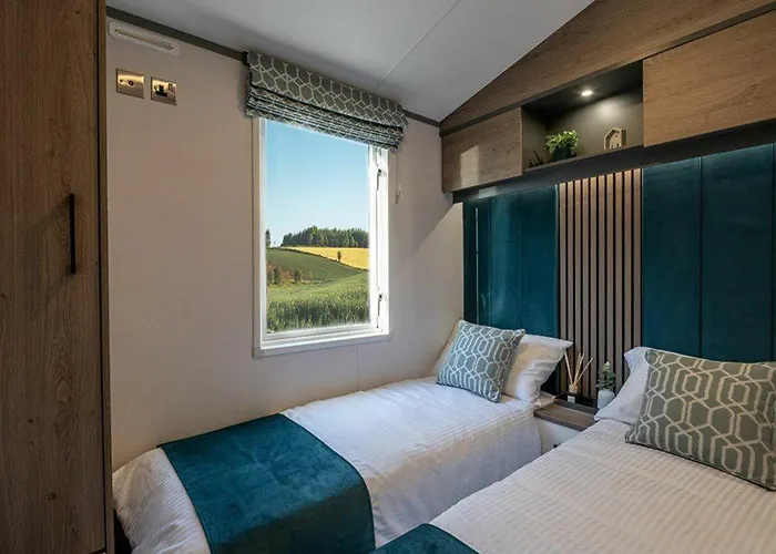 Jackson - Primrose * Malton